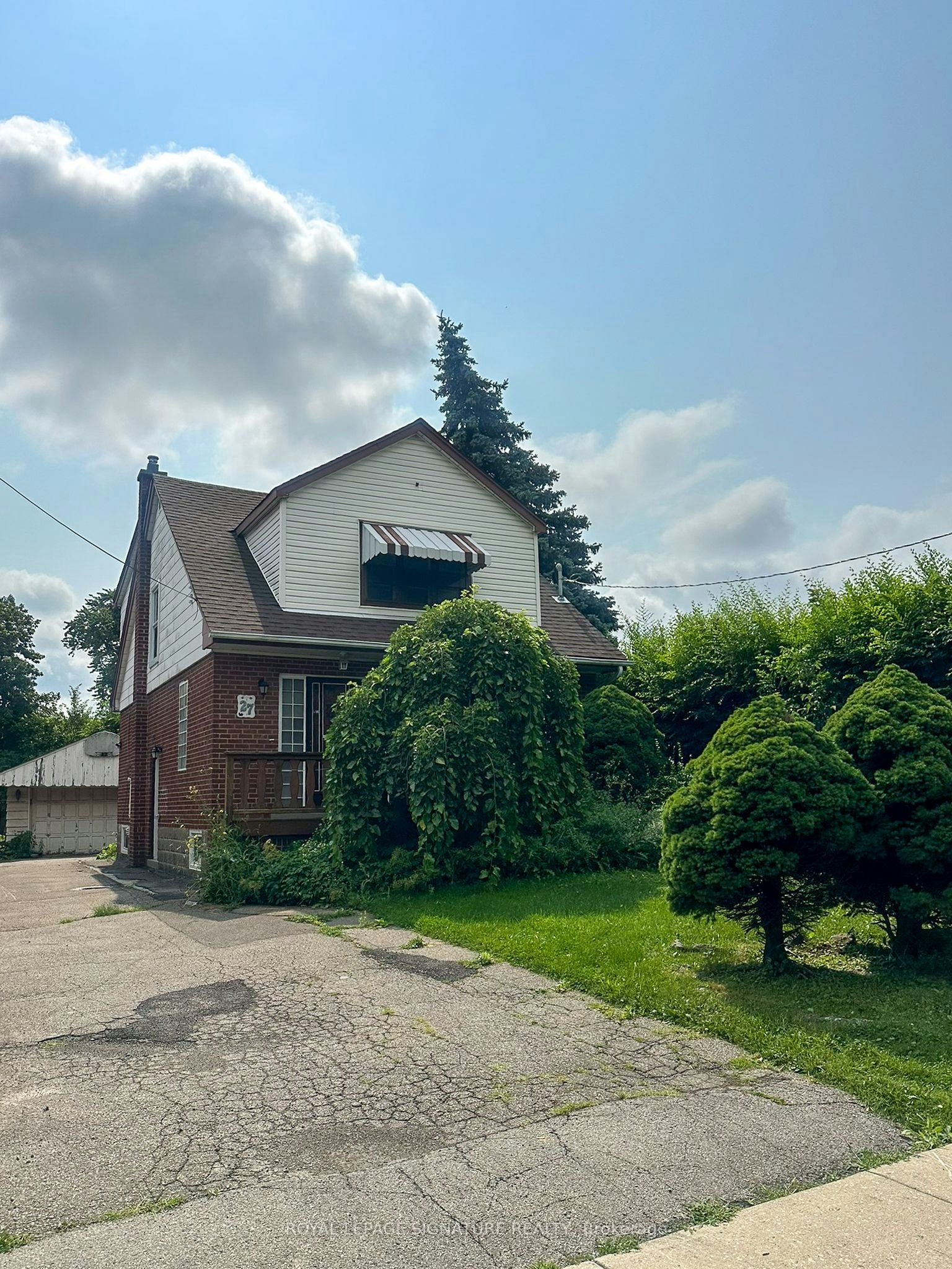 A102-27 Millen Avenue, Hamilton, ON, L9A 2T5
