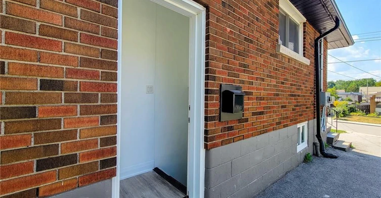 265 West 19th Street, Hamilton, ON, L9C 4J3 - 2