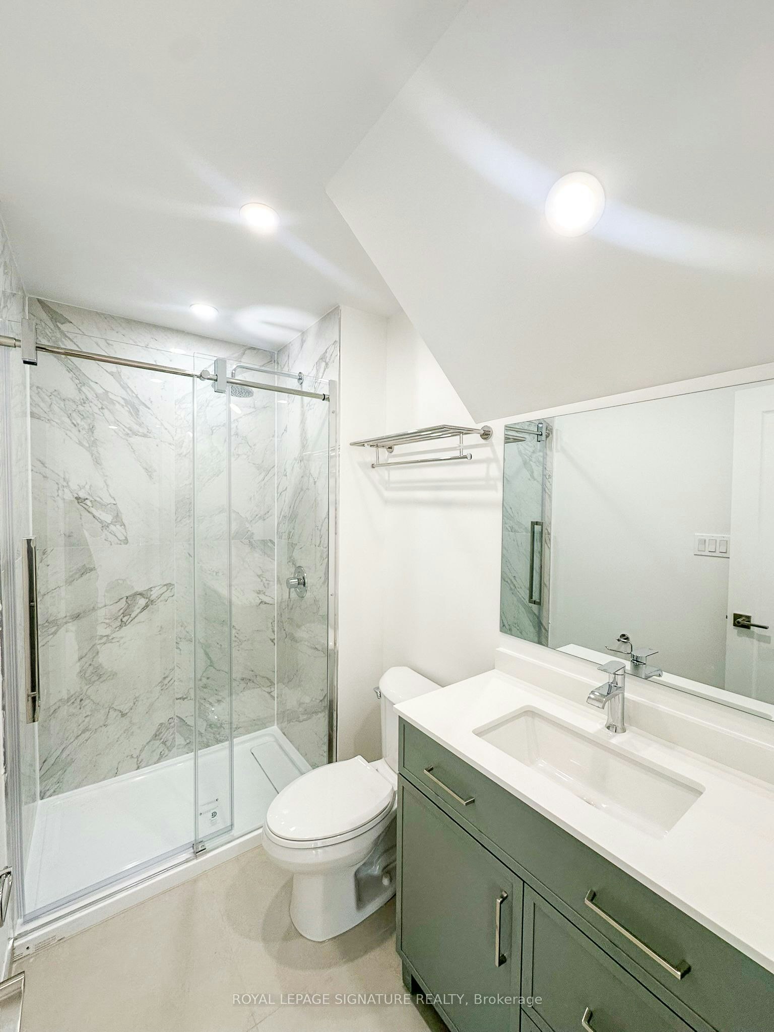 A112-27 Millen Avenue, Hamilton, ON, L9A 2T5 - 4
