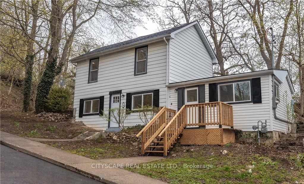 14 Mount Elgin Street, Brant, ON, N3L 1G3