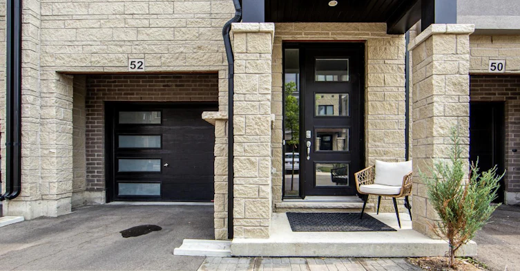 52 Sentinel Lane, Hamilton, ON, L9C 0E8 - 2