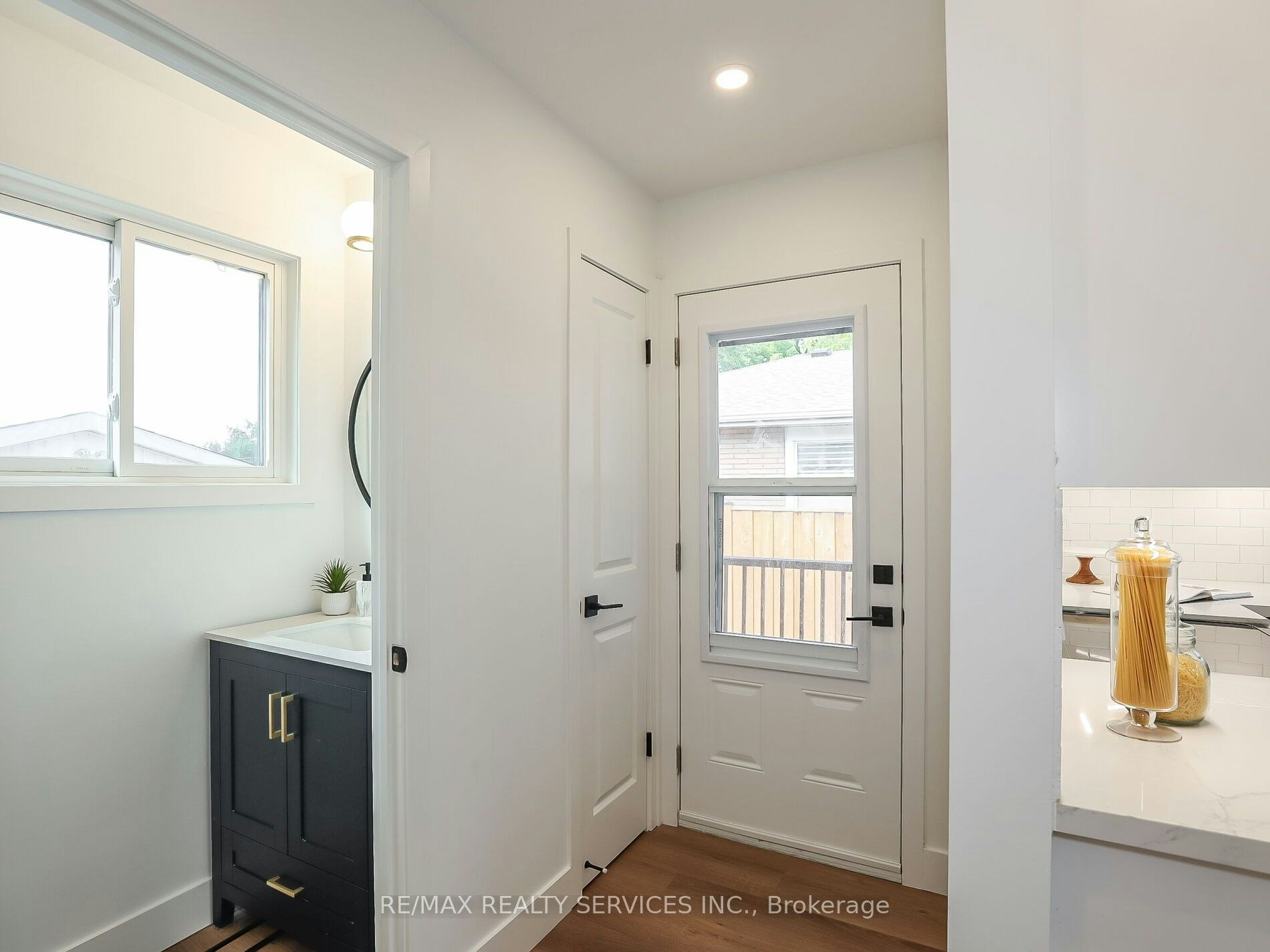 6364 Sherwood Road, Niagara Falls, ON, L2E 5L8 - 5