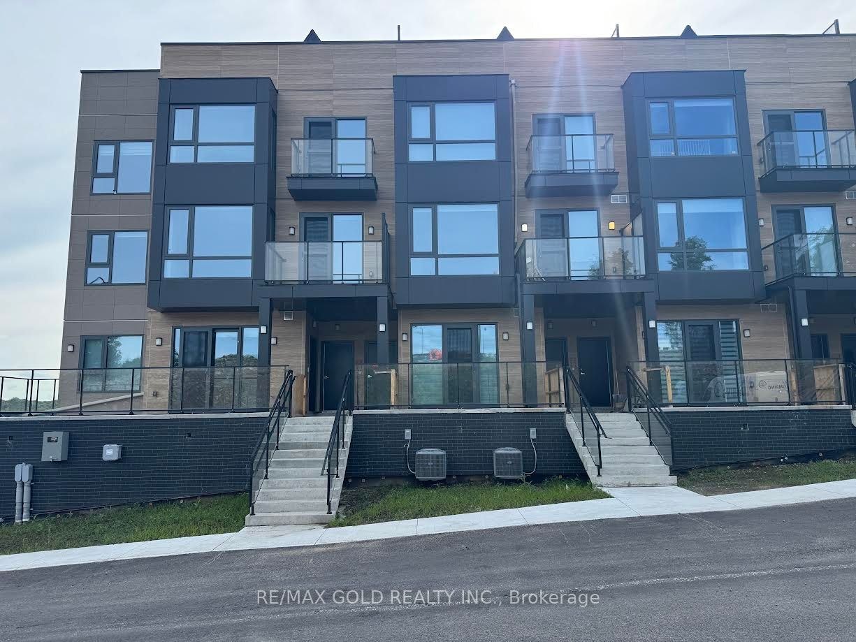 207-12 Suncrest Lane, Huntsville, ON, P1H 1G1 - 2