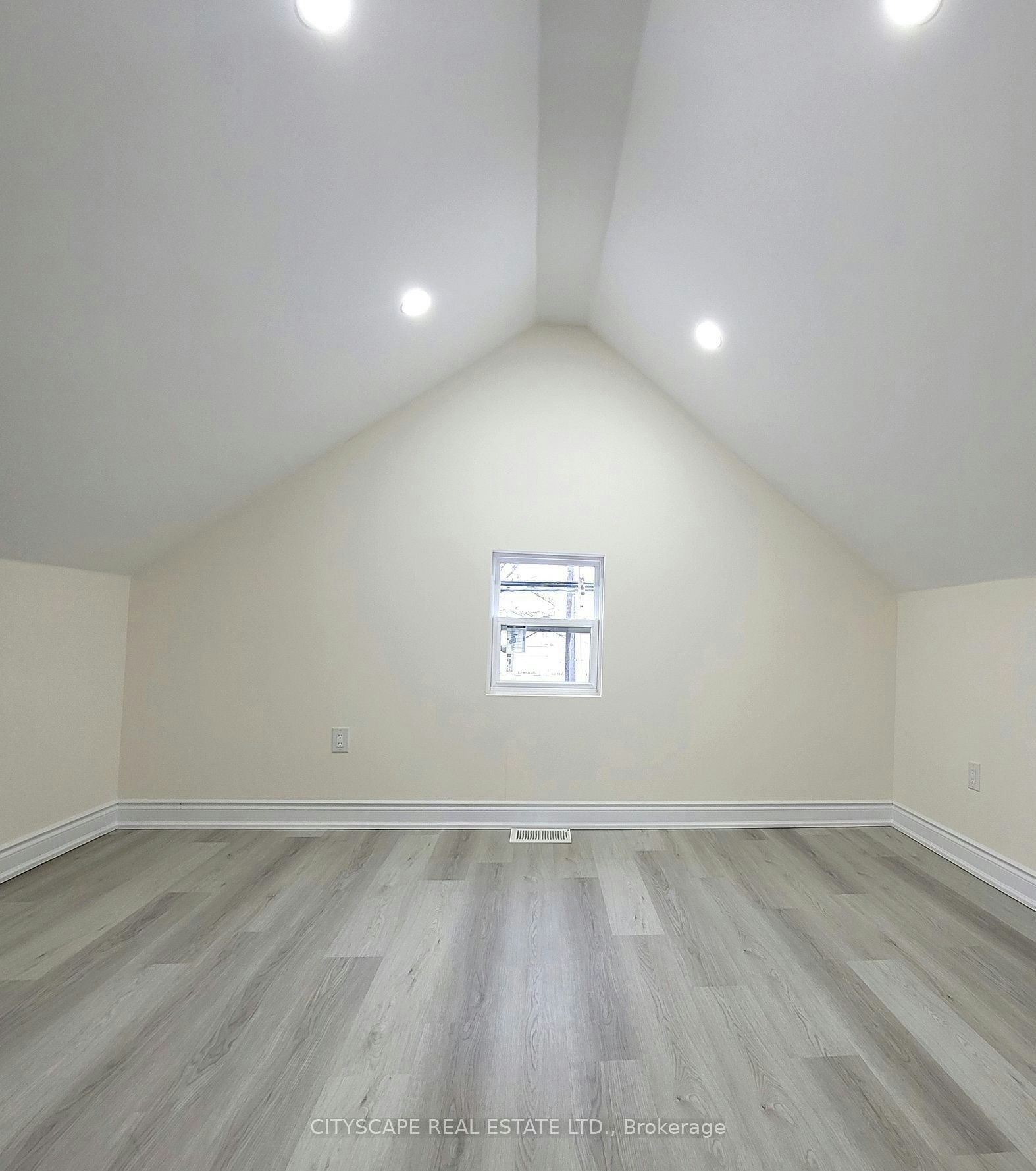 2-69 Vine Street W, St. Catharines, ON, L2R 3X9 - 3
