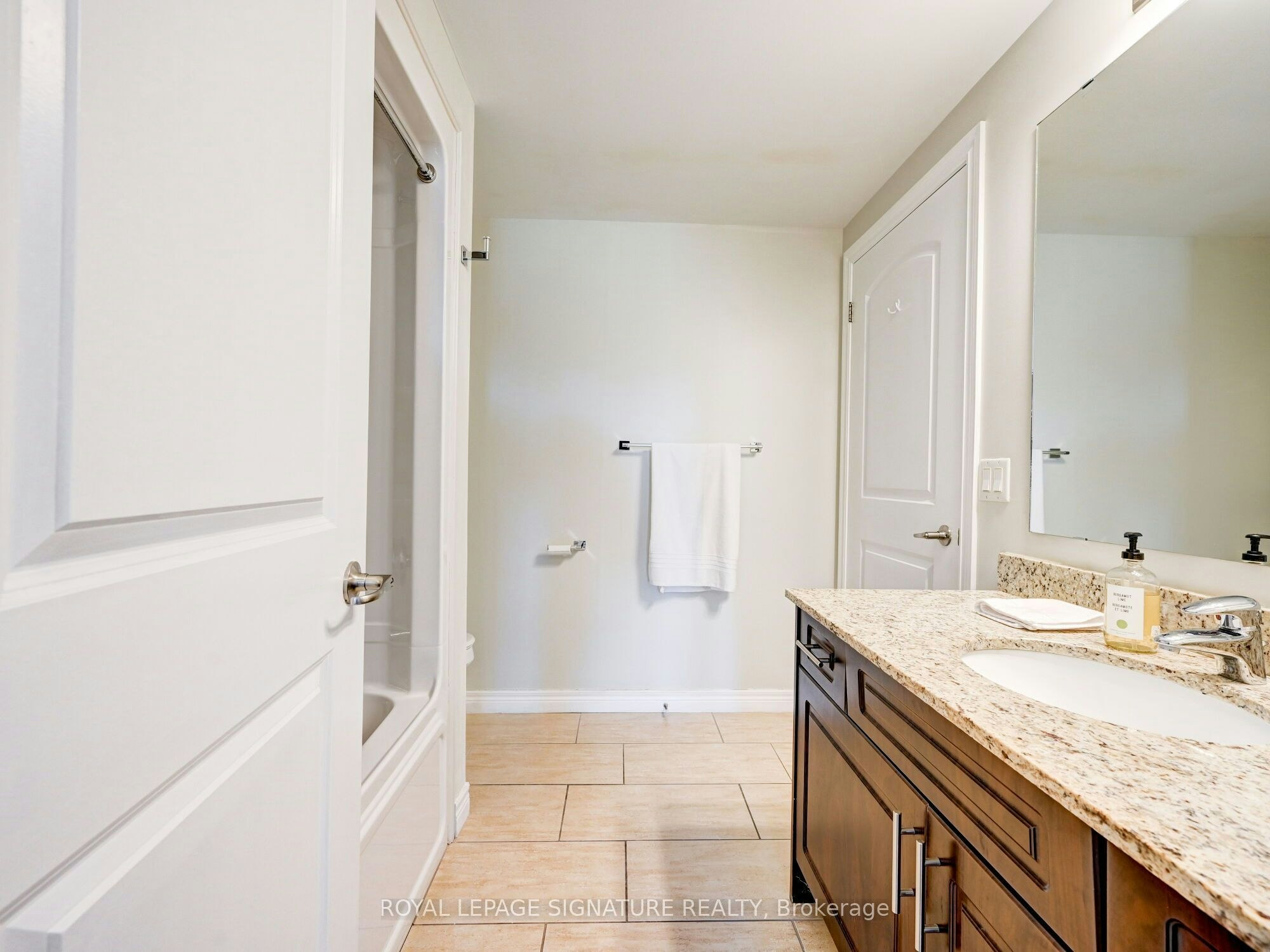 205-886 Golf Links Road, Hamilton, ON, L9K 1J8 - 7