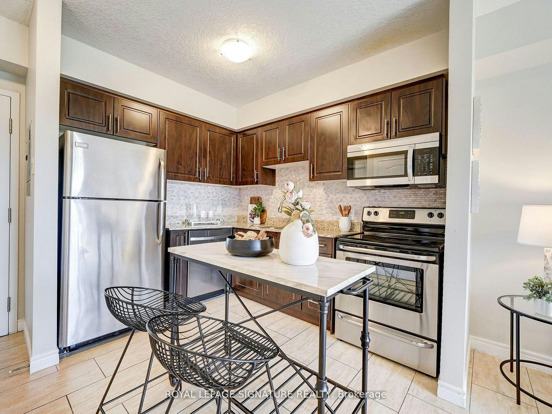 205-886 Golf Links Road, Hamilton, ON, L9K 1J8