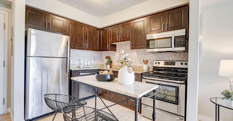 205-886 Golf Links Road, Hamilton, ON, L9K 1J8