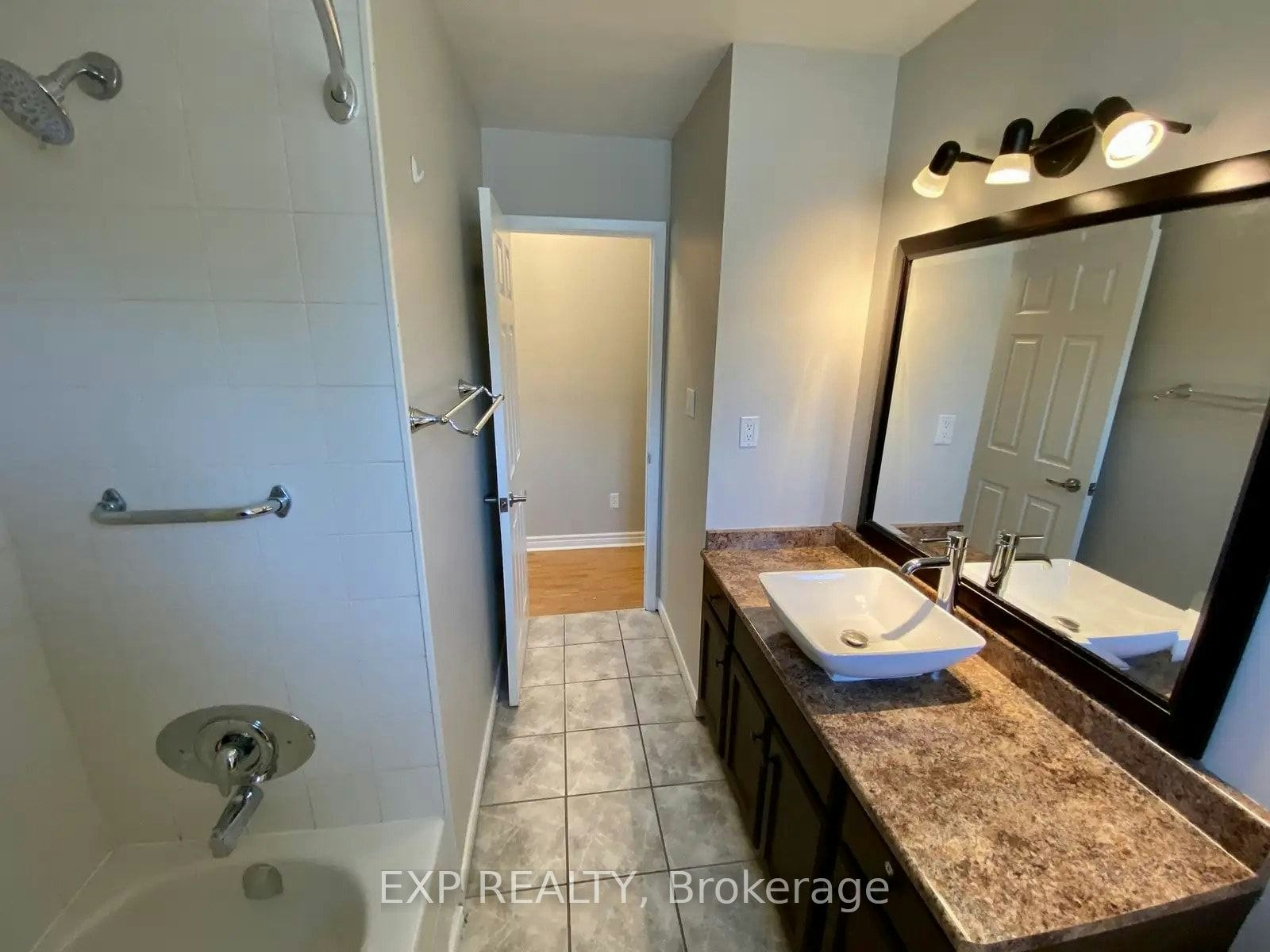 Upper-92 Leaside Drive, Welland, ON, L3C 6B2 - 5
