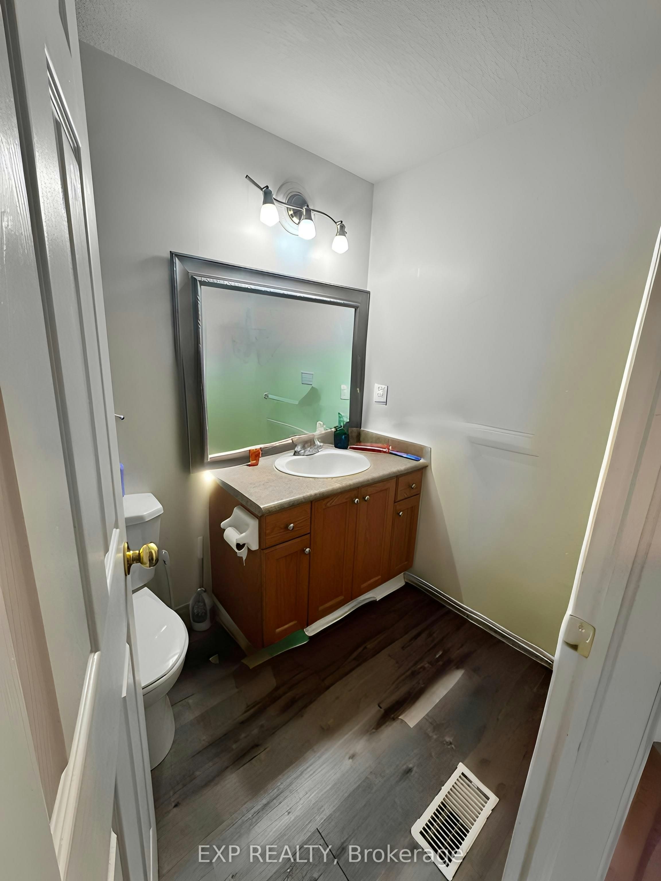 717 Activa Avenue, Kitchener, ON, N2E 4E1 - 12