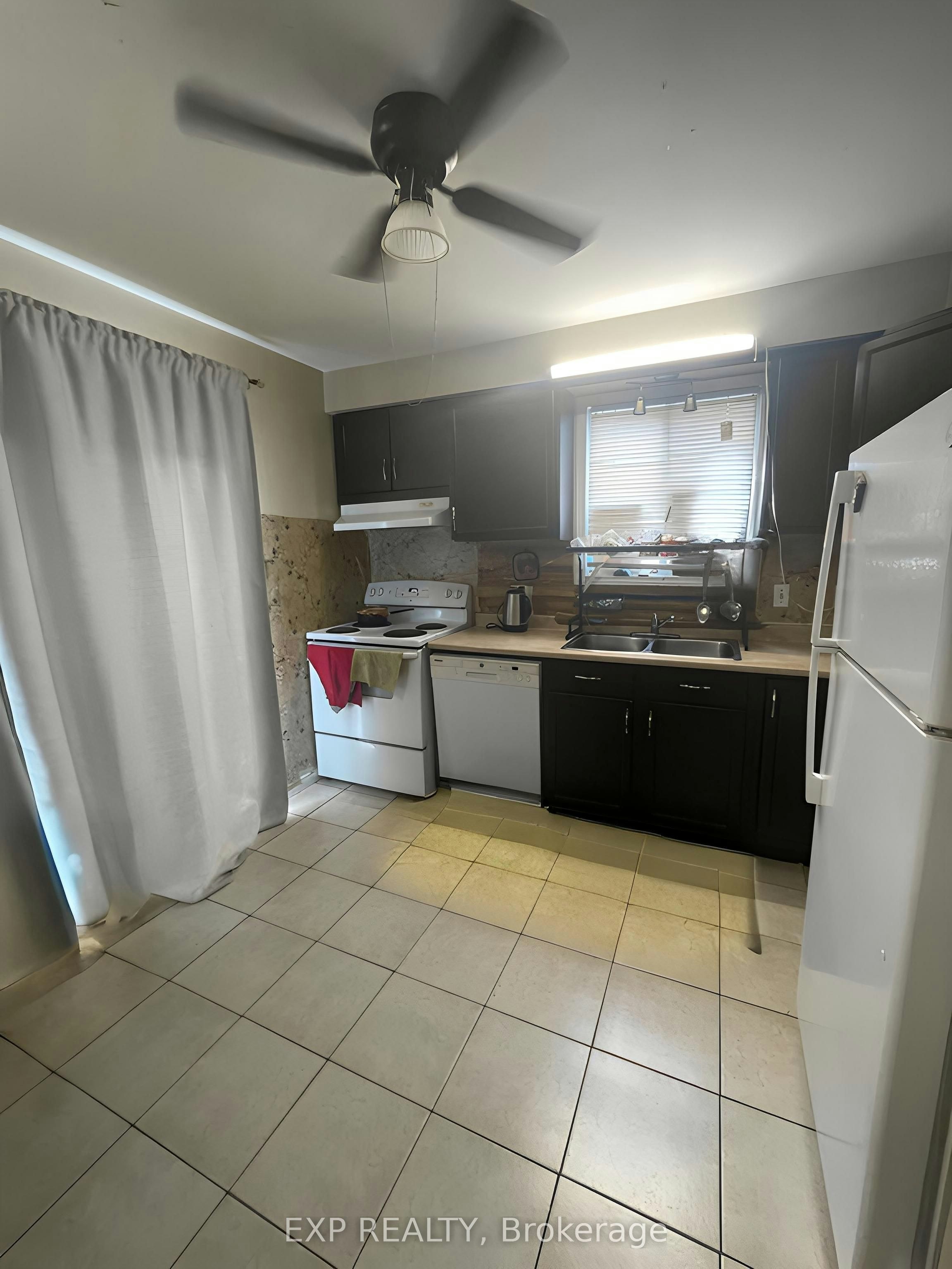 461 Red River Drive, Waterloo, ON, N2T 1T8 - 4