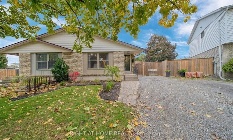 6 Bardadyn Court