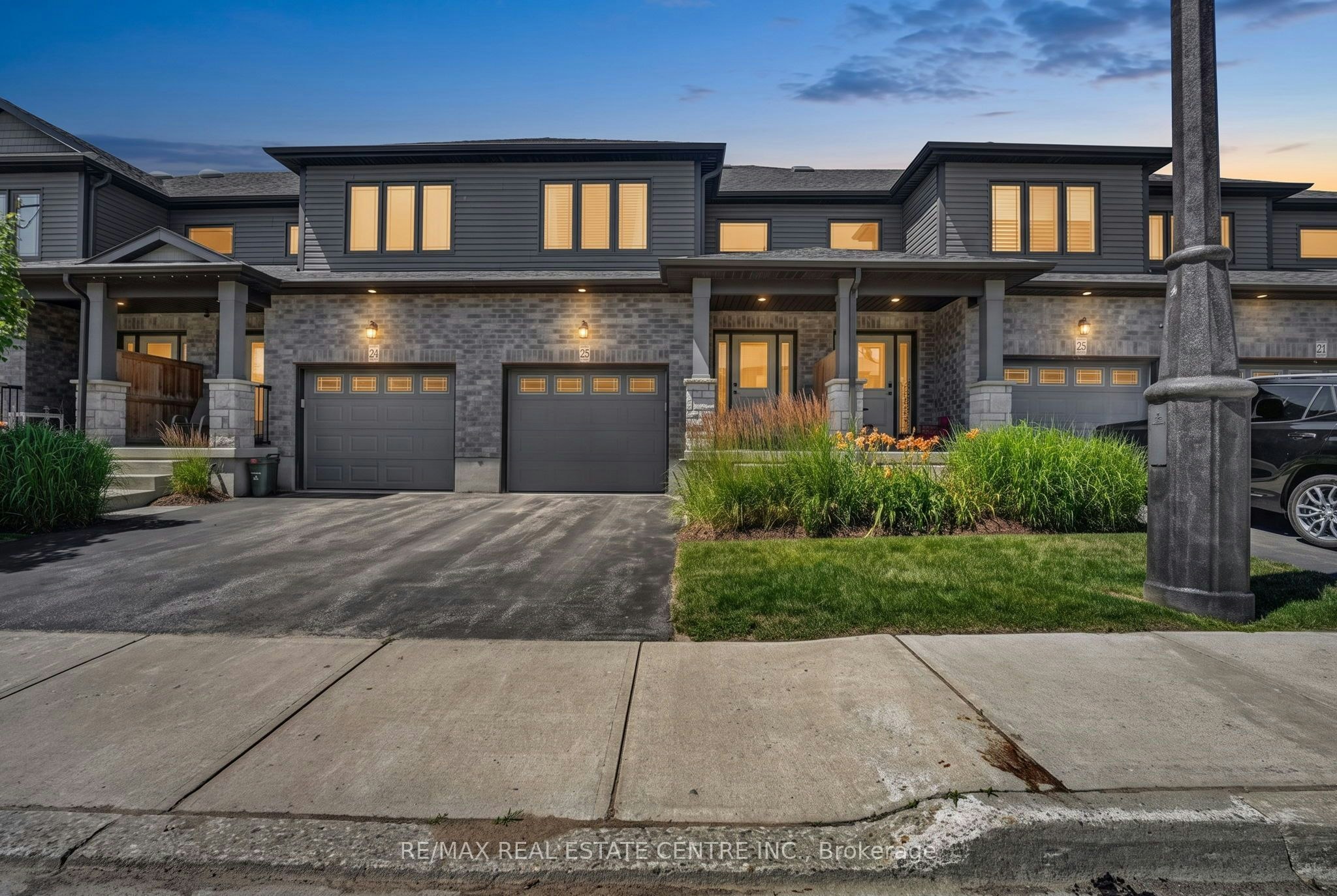 25 Lawson Street, East Luther Grand Valley, ON, L9W 7P1
