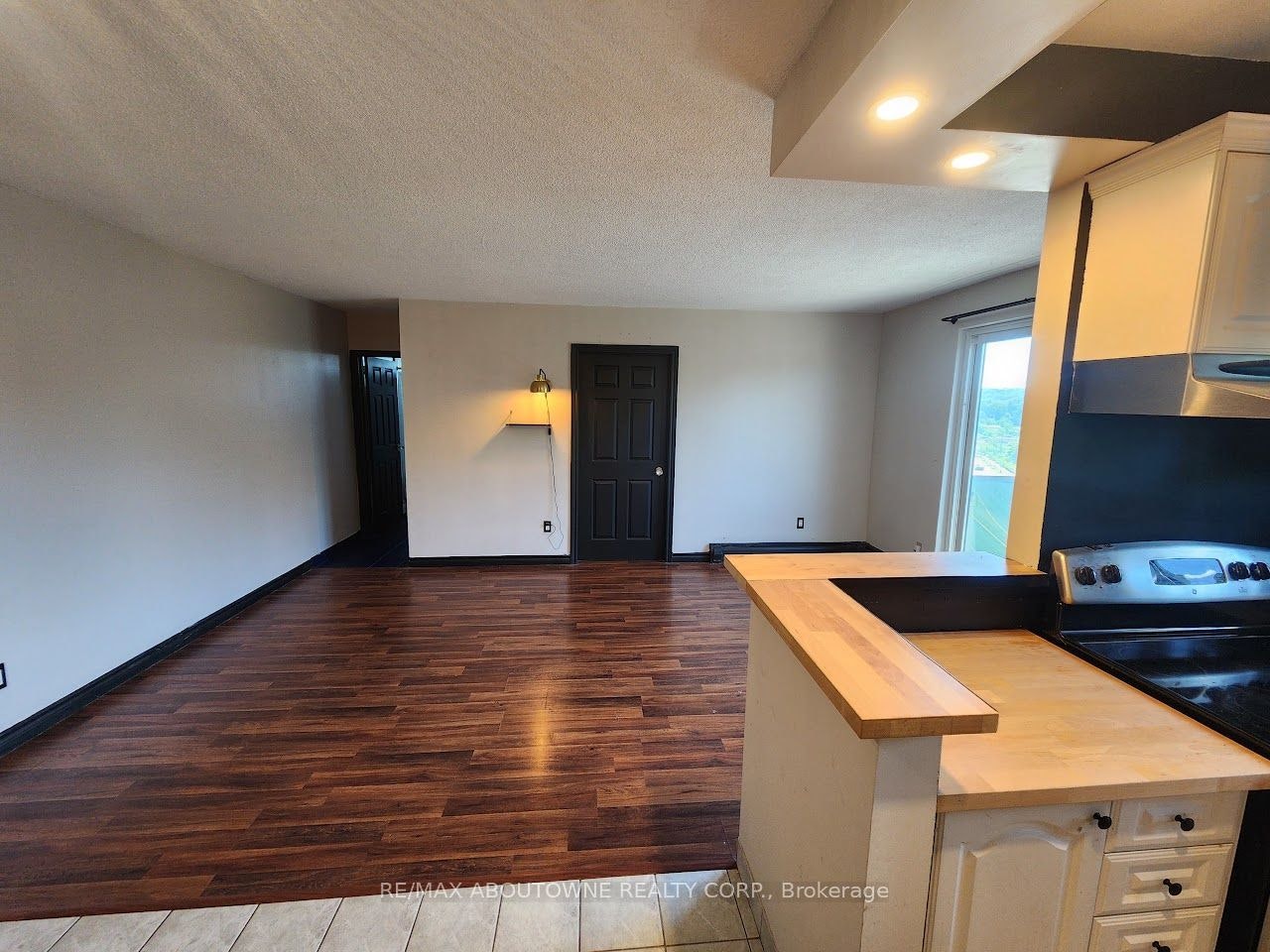 51-2373 King Street E, Hamilton, ON, L8K 1X9 - 5