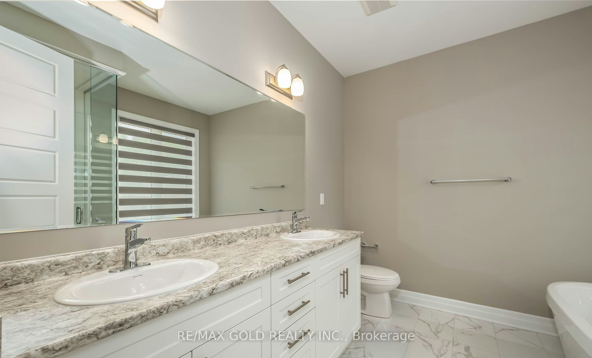 42 Milt Schmidt Street, Kitchener, ON, N2R 0T2 - 32