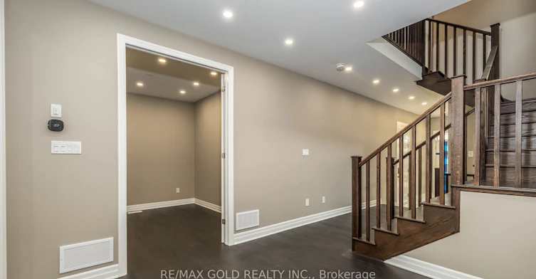 42 Milt Schmidt Street, Kitchener, ON, N2R 0T2 - 8