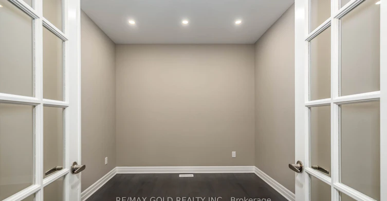42 Milt Schmidt Street, Kitchener, ON, N2R 0T2 - 9