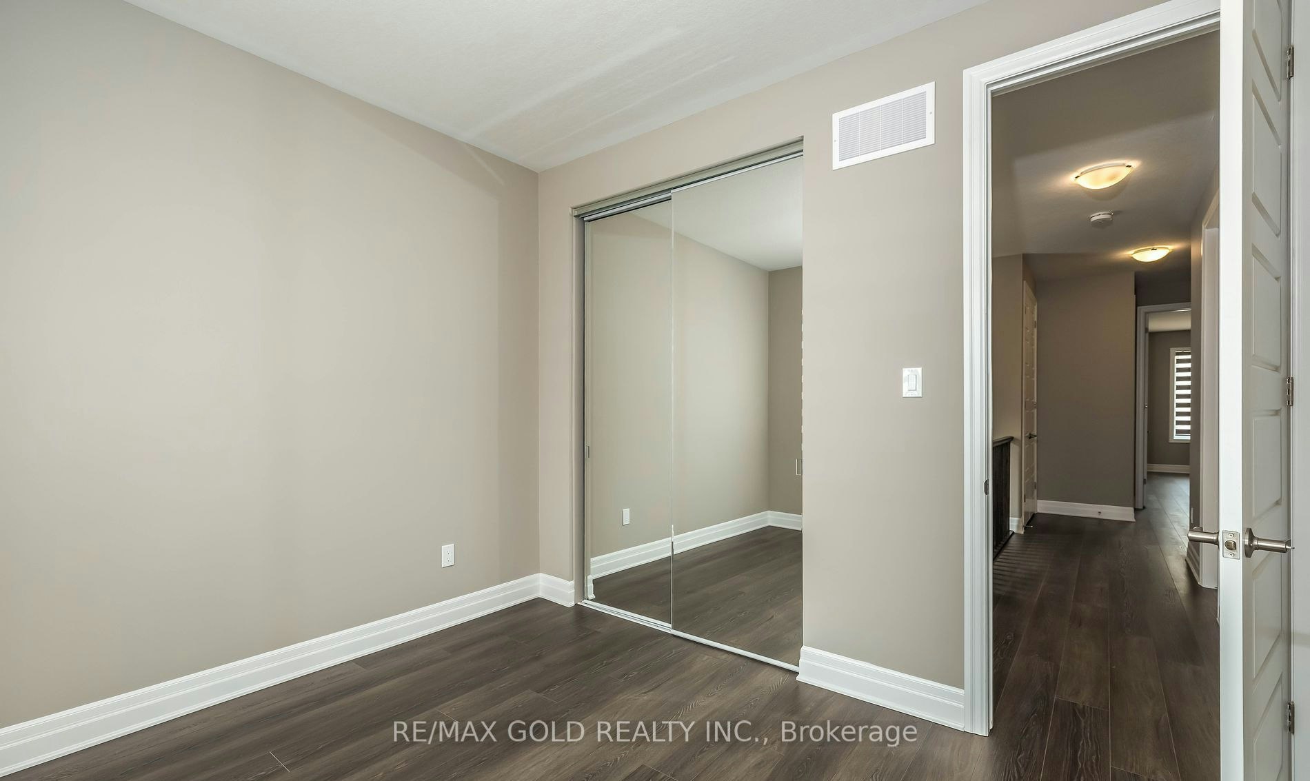 42 Milt Schmidt Street, Kitchener, ON, N2R 0T2 - 16