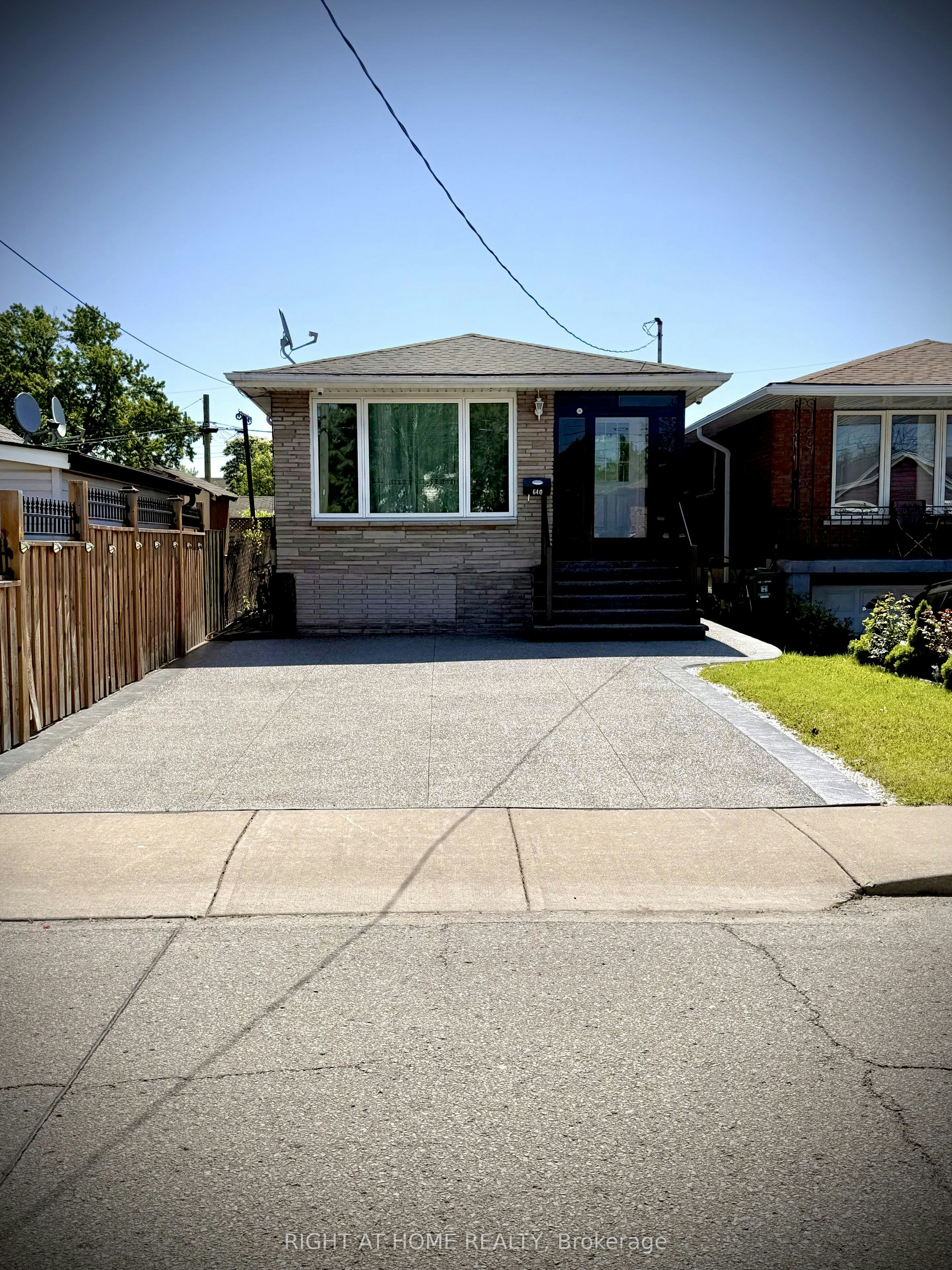 640 Tate Avenue, Hamilton, ON, L8H 6E3