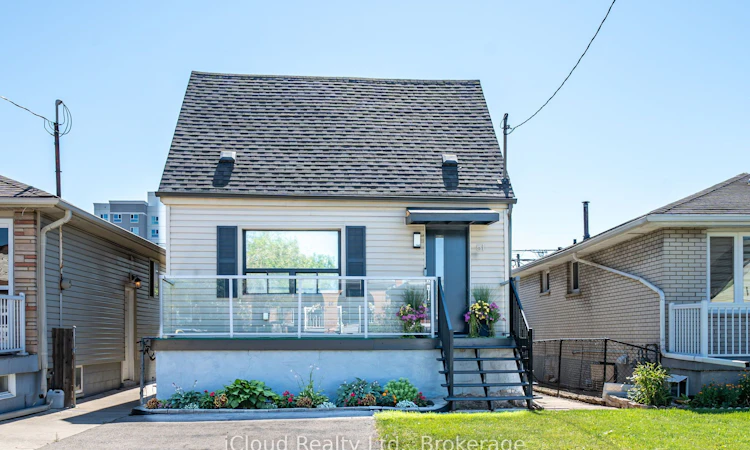 51 Delena Avenue