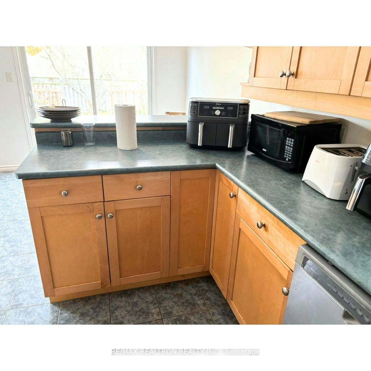 1264 Blackmaple Drive, London, ON, N5Y 5V4 - 5