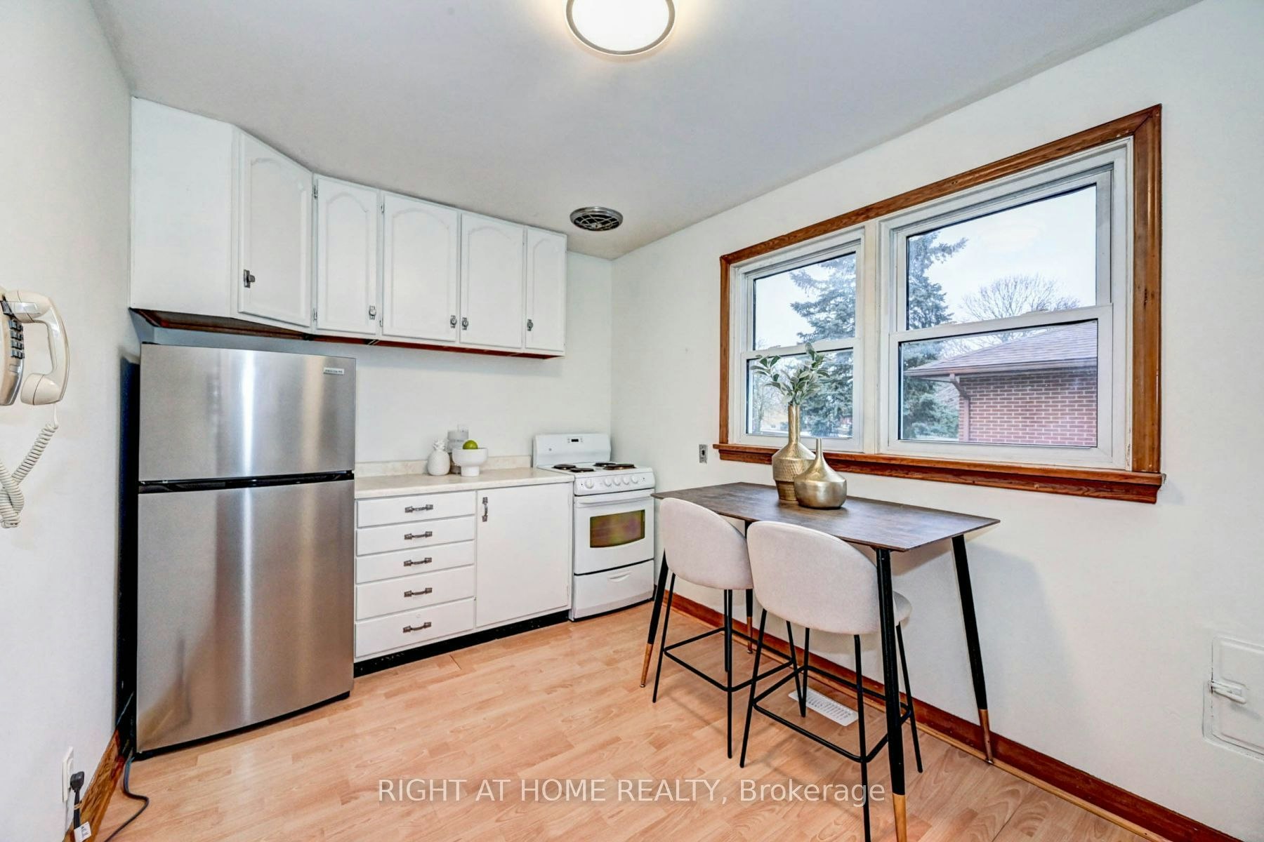 45 Philip Avenue, Guelph, ON, N1E 1R5 - 4