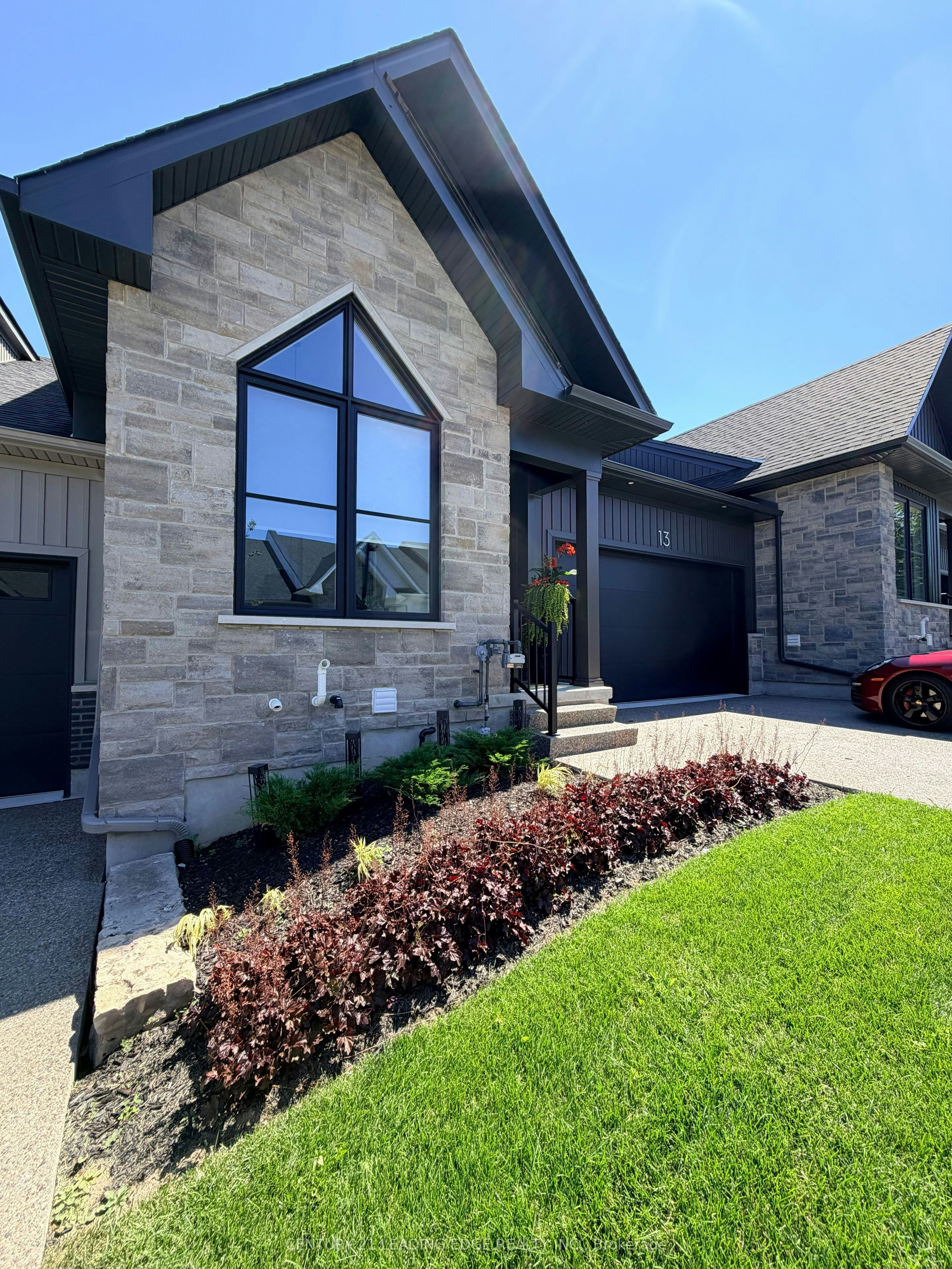13-205 St Davids Road, St. Catharines, ON, L2V 0N6 - 2