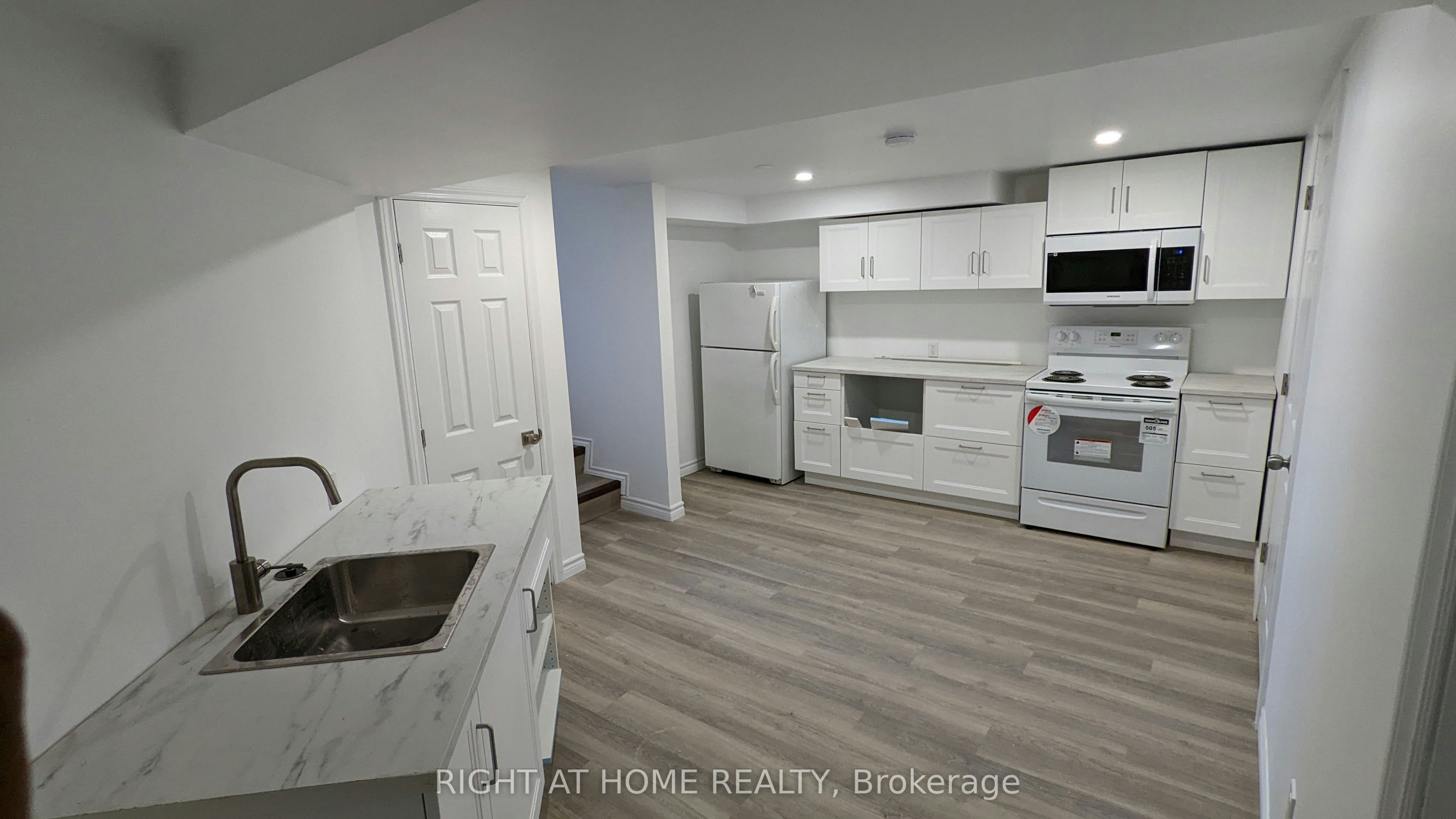 Lower Unit-43 Glenayr Place, Welland, ON, L3C 3M6 - 11
