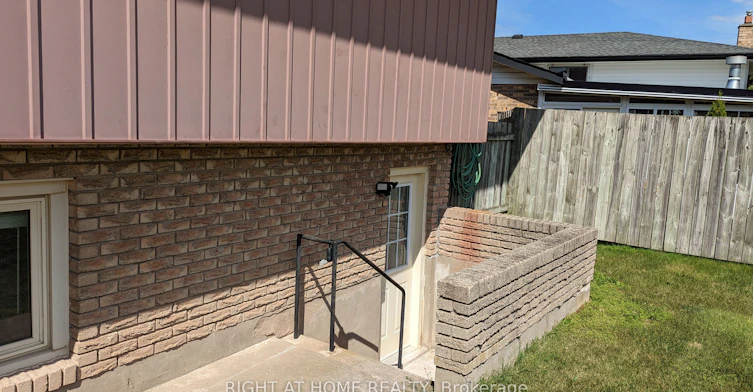 Lower Unit-43 Glenayr Place, Welland, ON, L3C 3M6 - 3