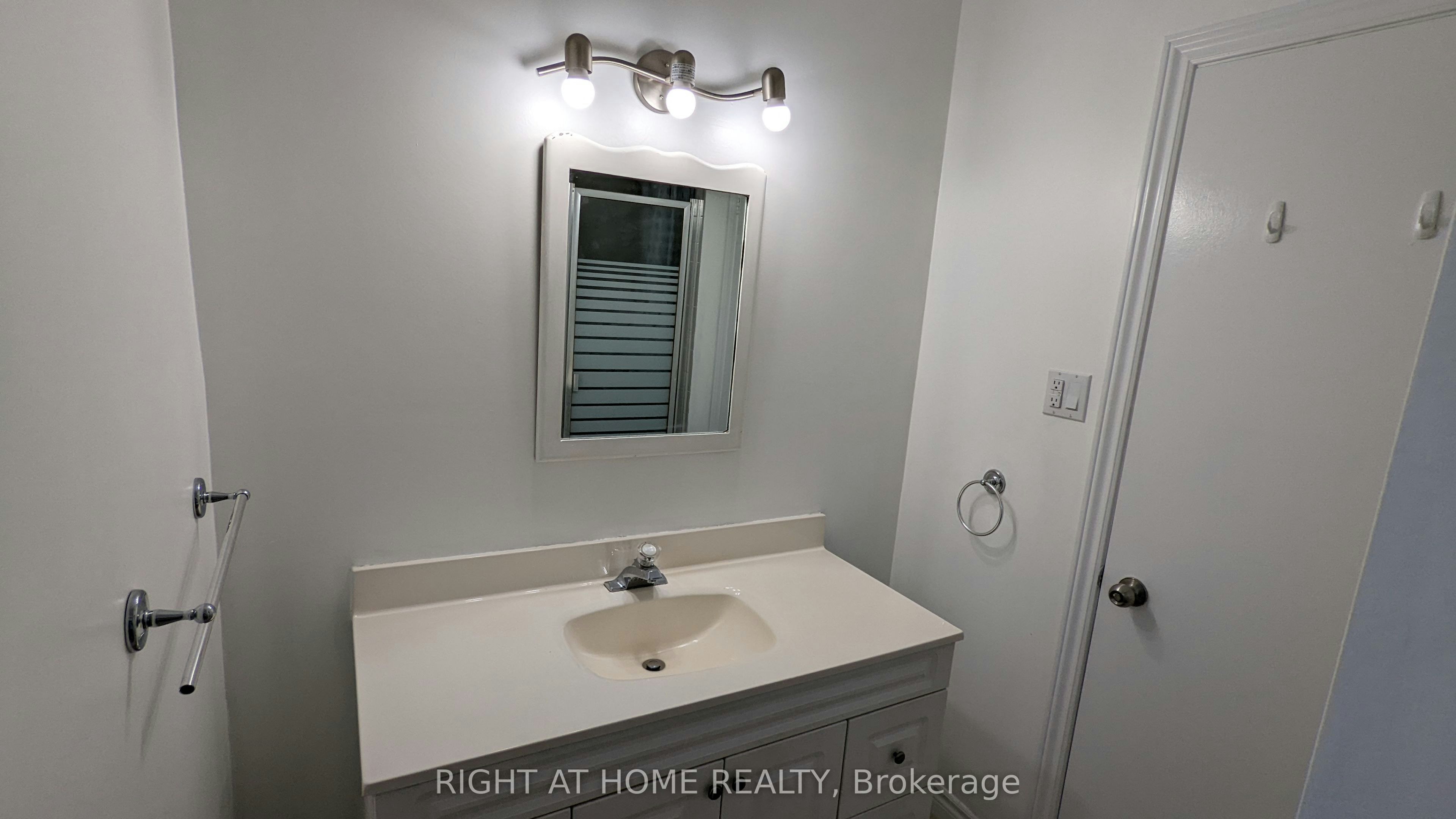 Lower Unit-43 Glenayr Place, Welland, ON, L3C 3M6 - 8