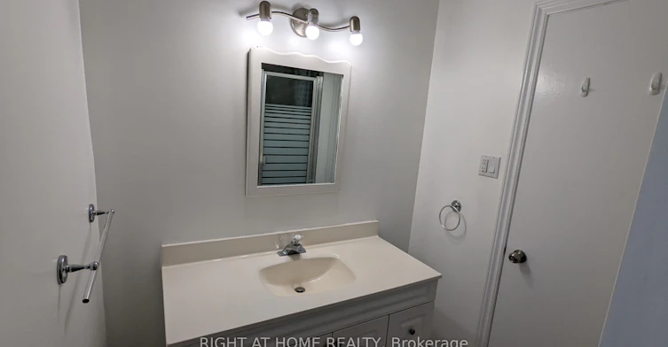 Lower Unit-43 Glenayr Place, Welland, ON, L3C 3M6 - 8