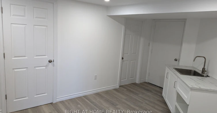 Lower Unit-43 Glenayr Place, Welland, ON, L3C 3M6 - 10