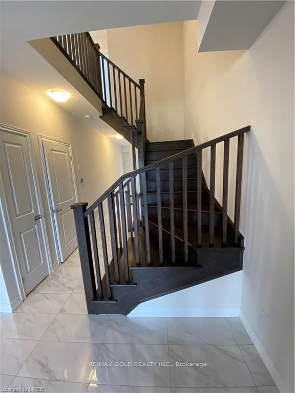 27 Stonehill Avenue, Kitchener, ON, N2R 1R7 - 5