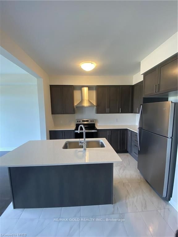 27 Stonehill Avenue, Kitchener, ON, N2R 1R7 - 4