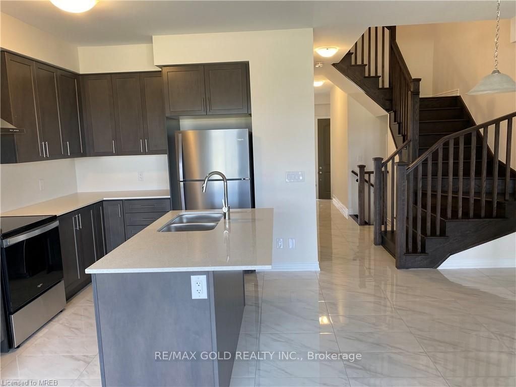 27 Stonehill Avenue, Kitchener, ON, N2R 1R7 - 3