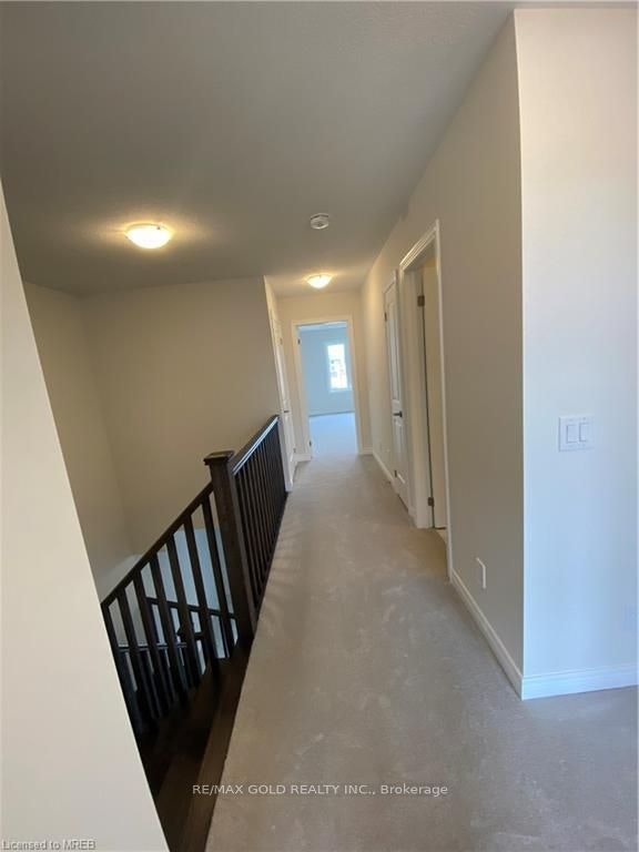 27 Stonehill Avenue, Kitchener, ON, N2R 1R7 - 6