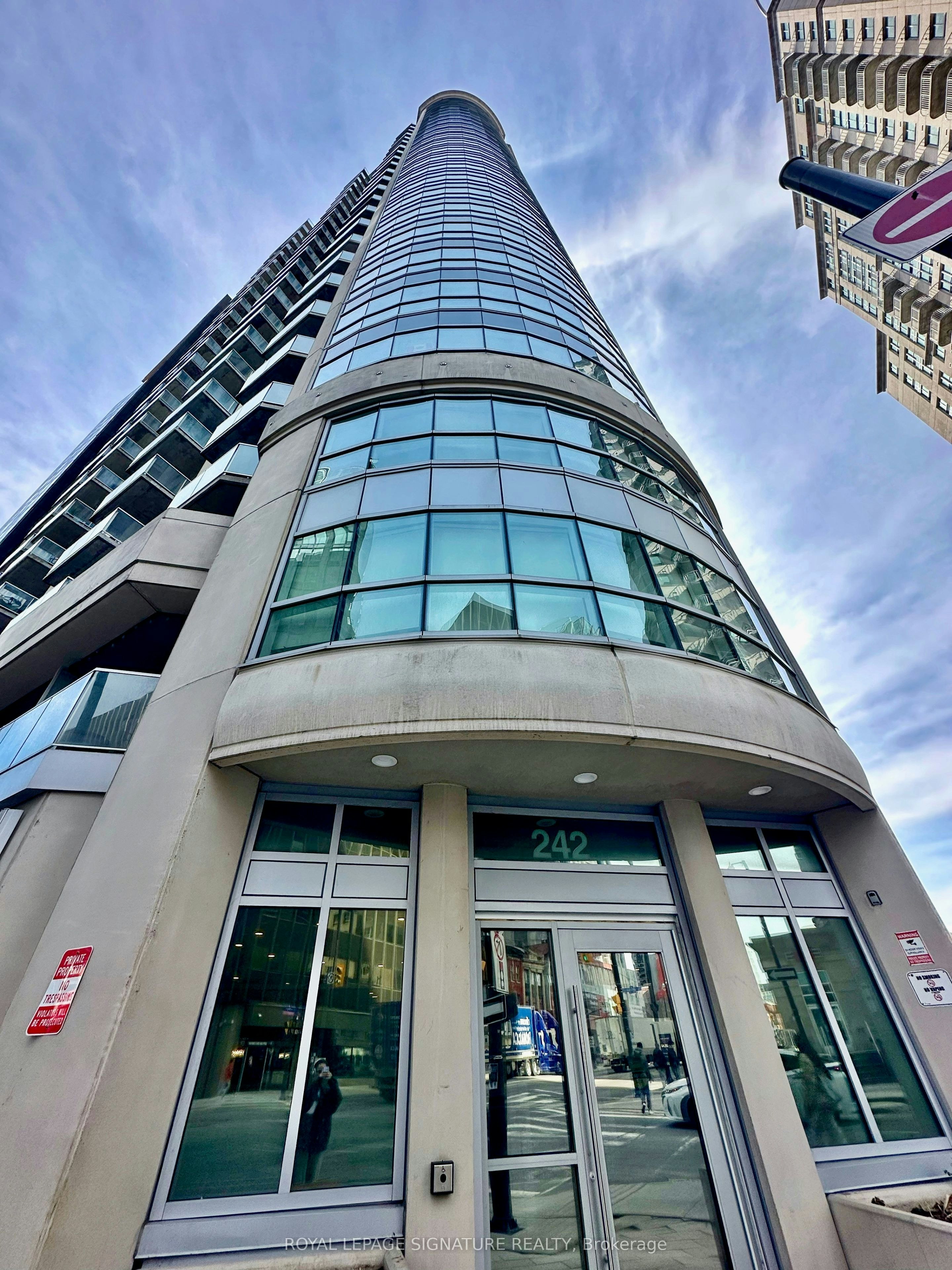 1208-242 Rideau Street, Ottawa, ON, K1N 0B7
