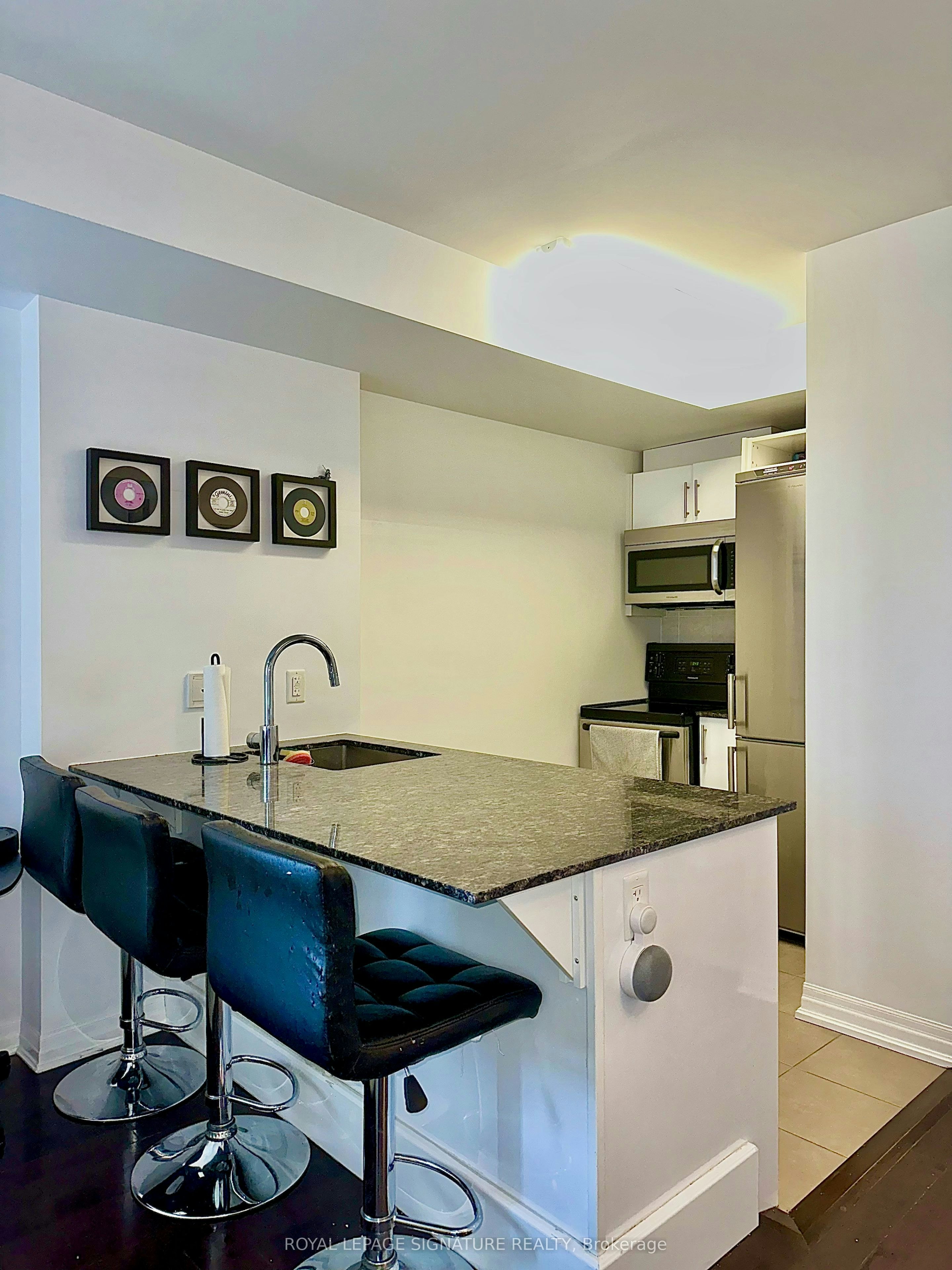 1208-242 Rideau Street, Ottawa, ON, K1N 0B7 - 10