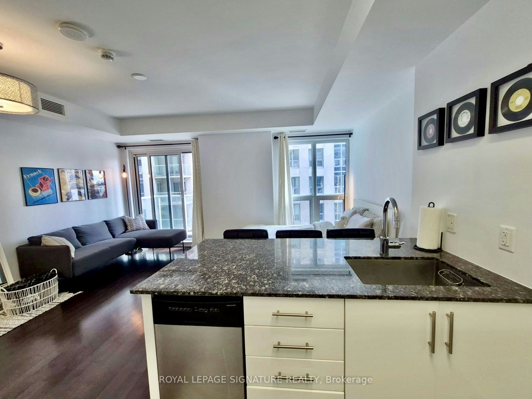 1208-242 Rideau Street, Ottawa, ON, K1N 0B7 - 11