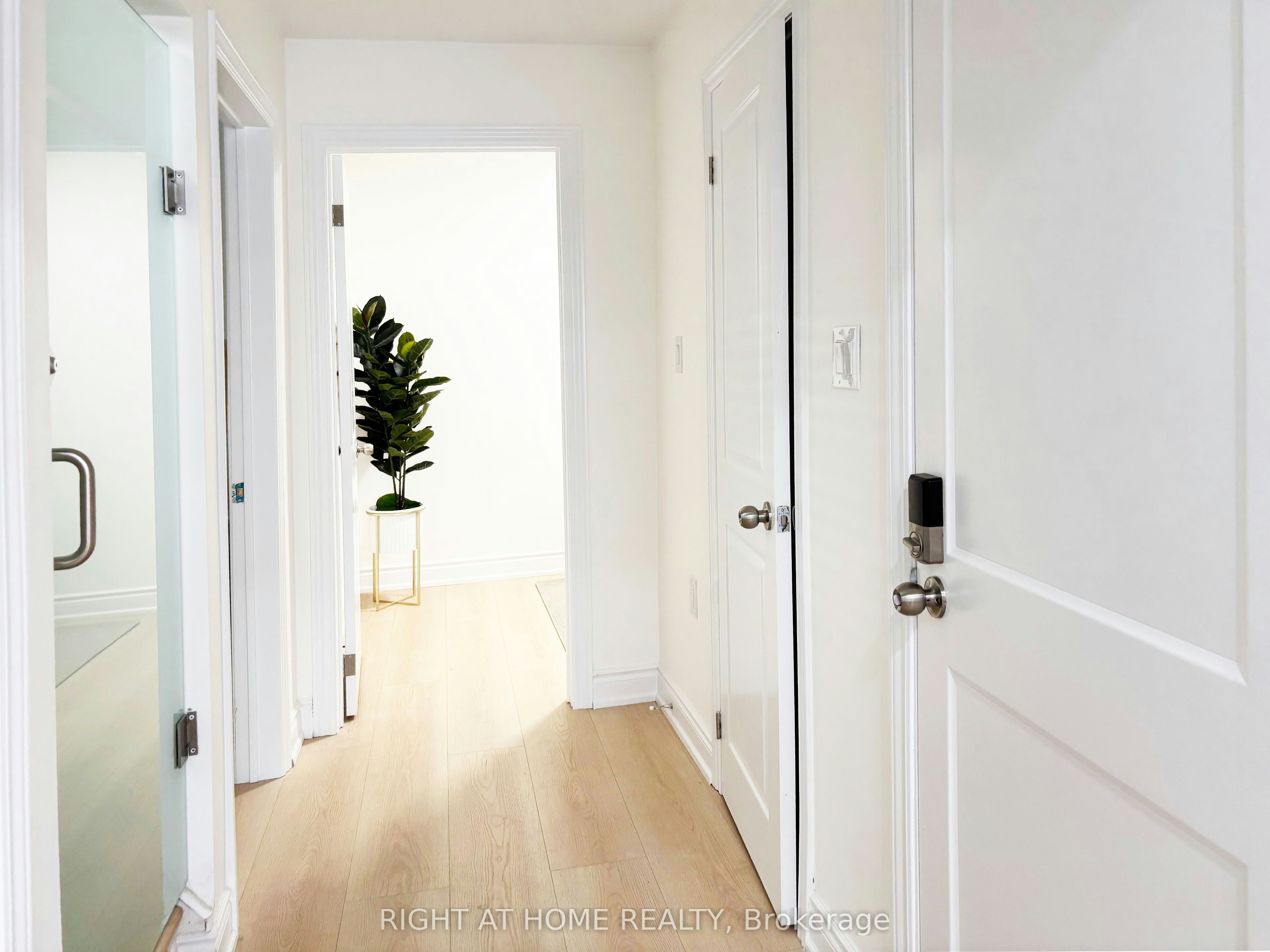 Upper-11 Holton Avenue N, Hamilton, ON, L8L 6H3 - 20