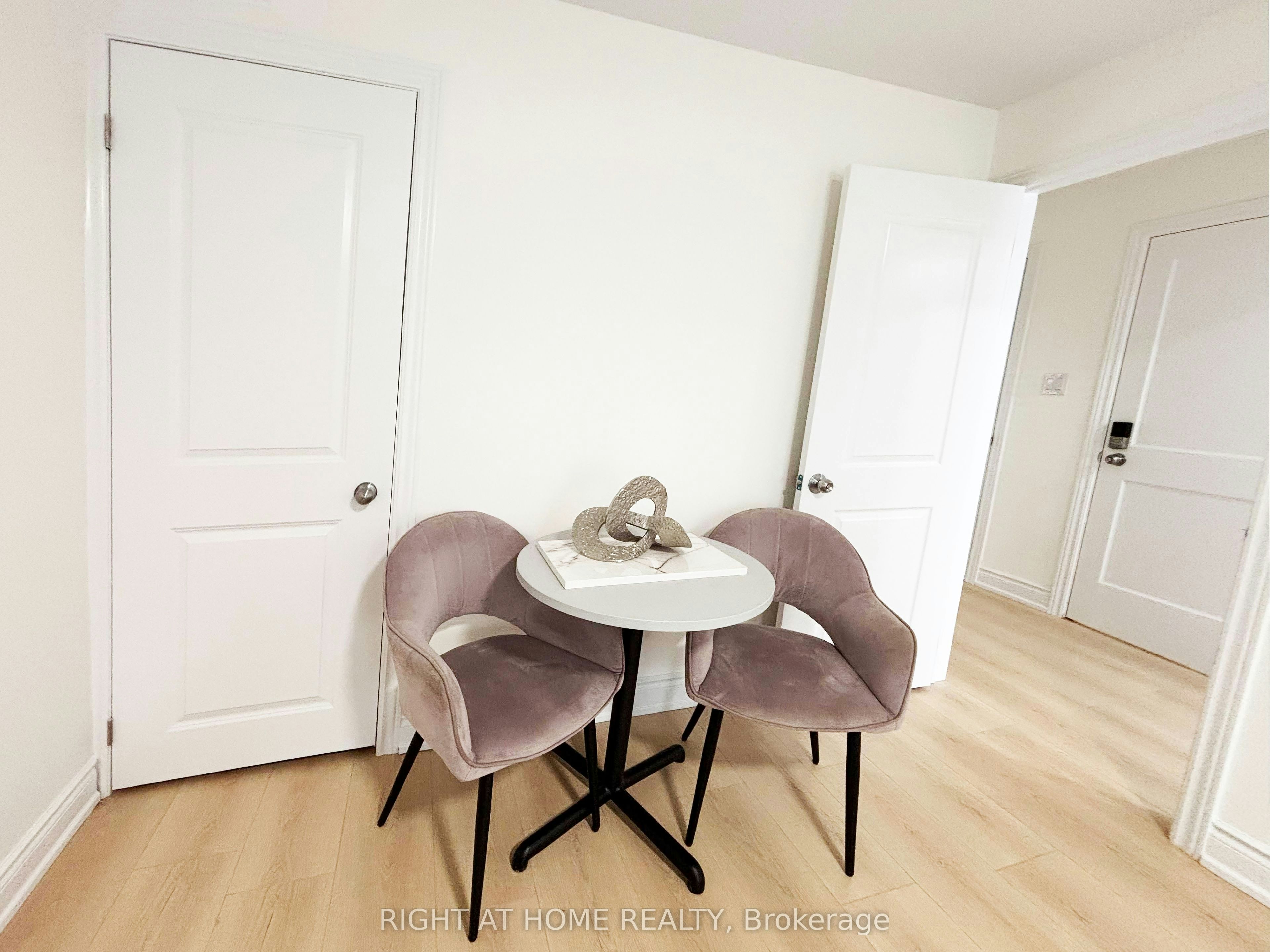 Upper-11 Holton Avenue N, Hamilton, ON, L8L 6H3 - 17