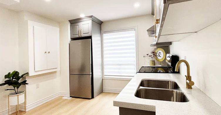 Upper-11 Holton Avenue N, Hamilton, ON, L8L 6H3 - 11