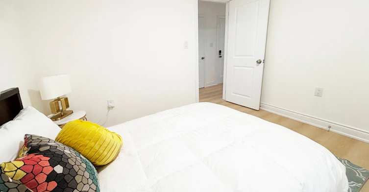 Upper-11 Holton Avenue N, Hamilton, ON, L8L 6H3 - 24
