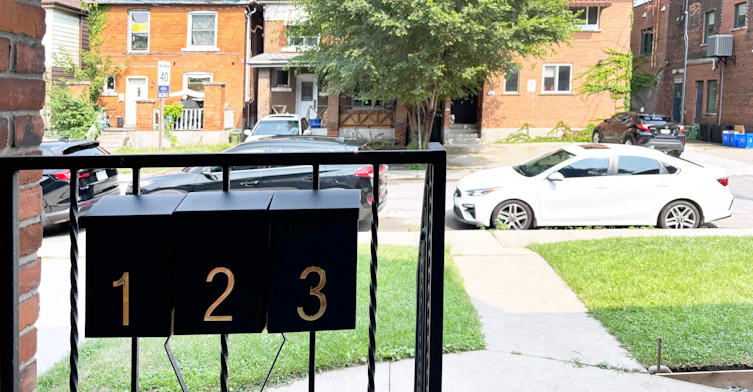 Upper-11 Holton Avenue N, Hamilton, ON, L8L 6H3 - 4