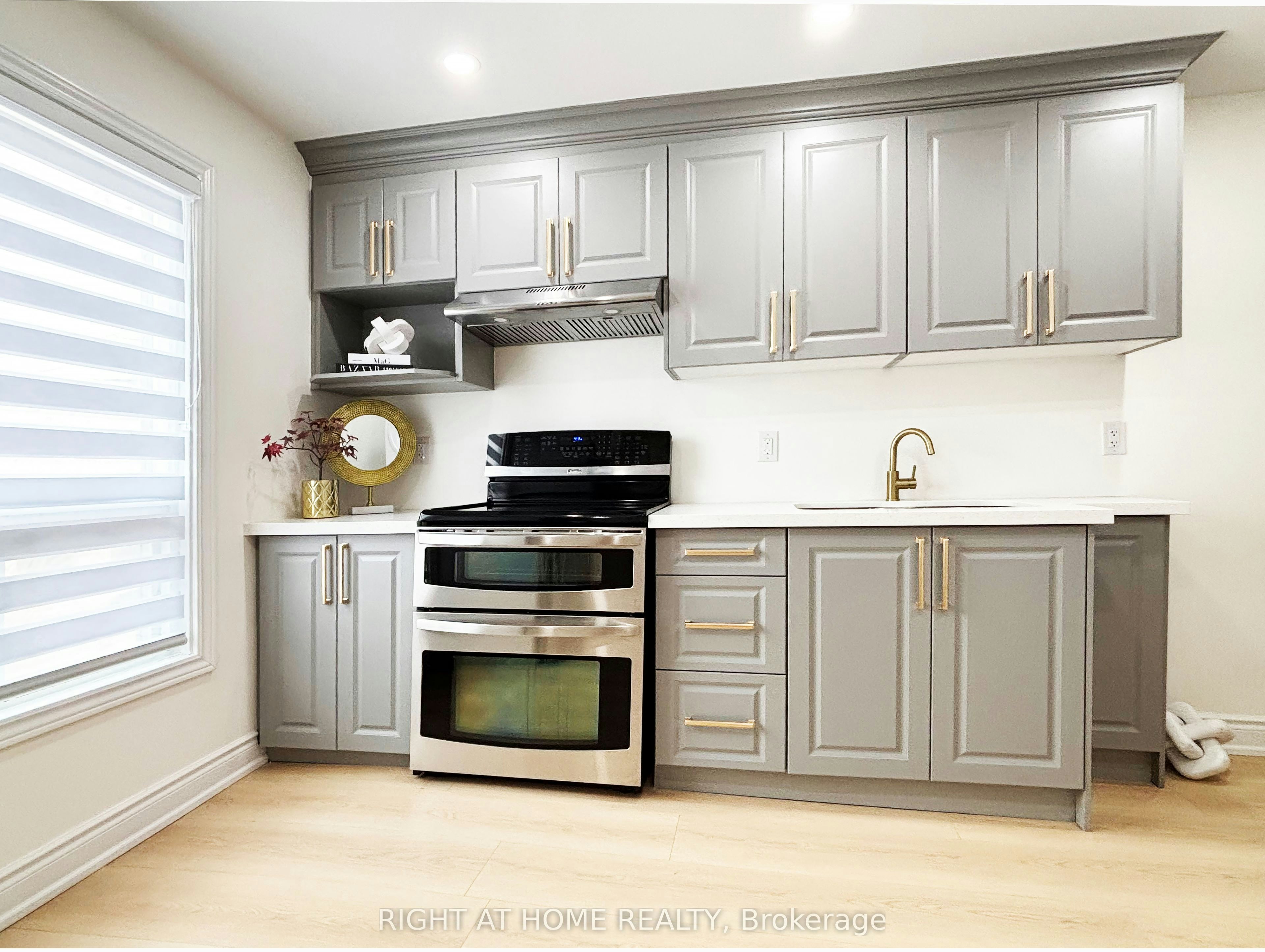 Upper-11 Holton Avenue N, Hamilton, ON, L8L 6H3 - 14