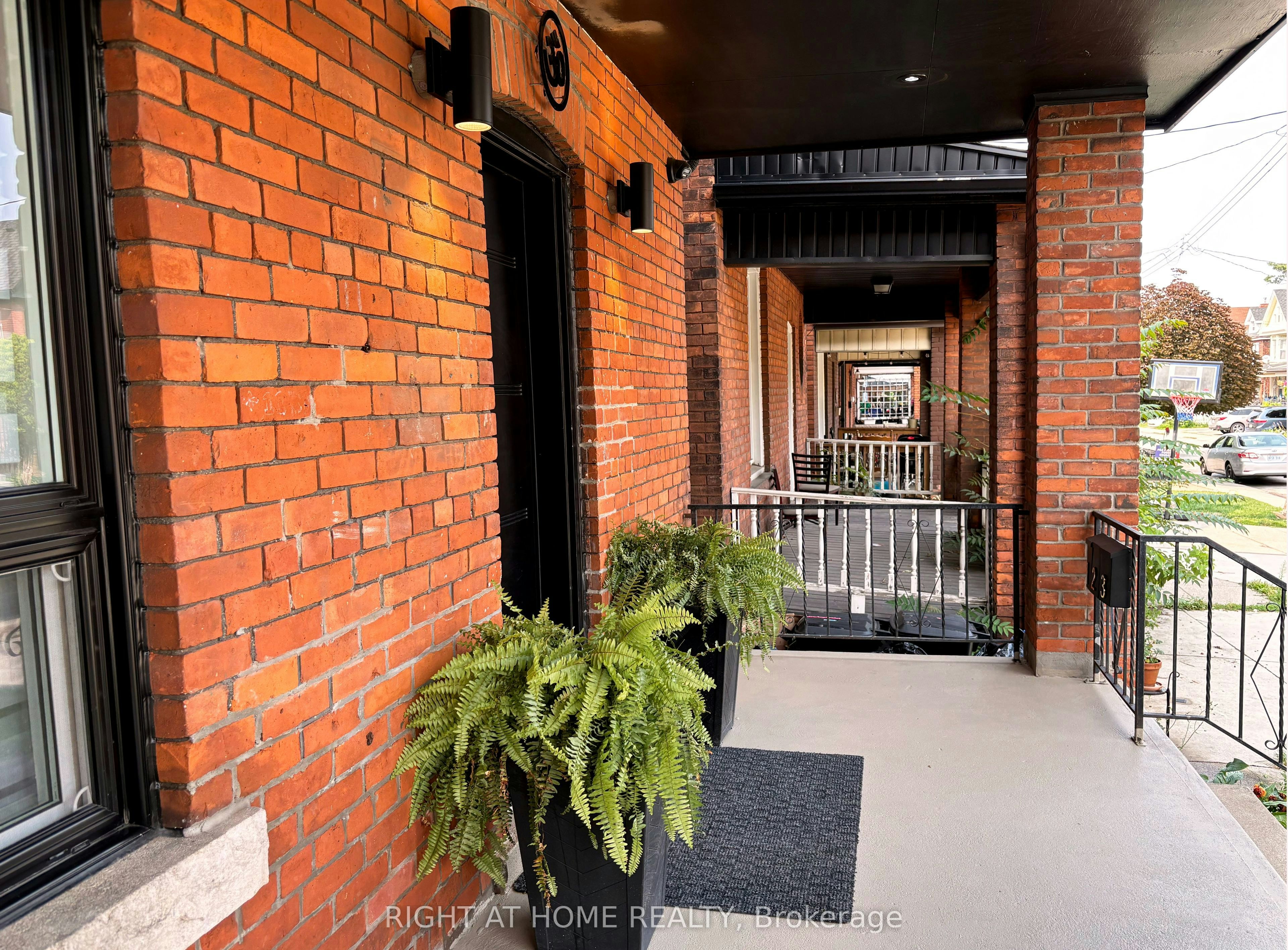 Upper-11 Holton Avenue N, Hamilton, ON, L8L 6H3 - 2