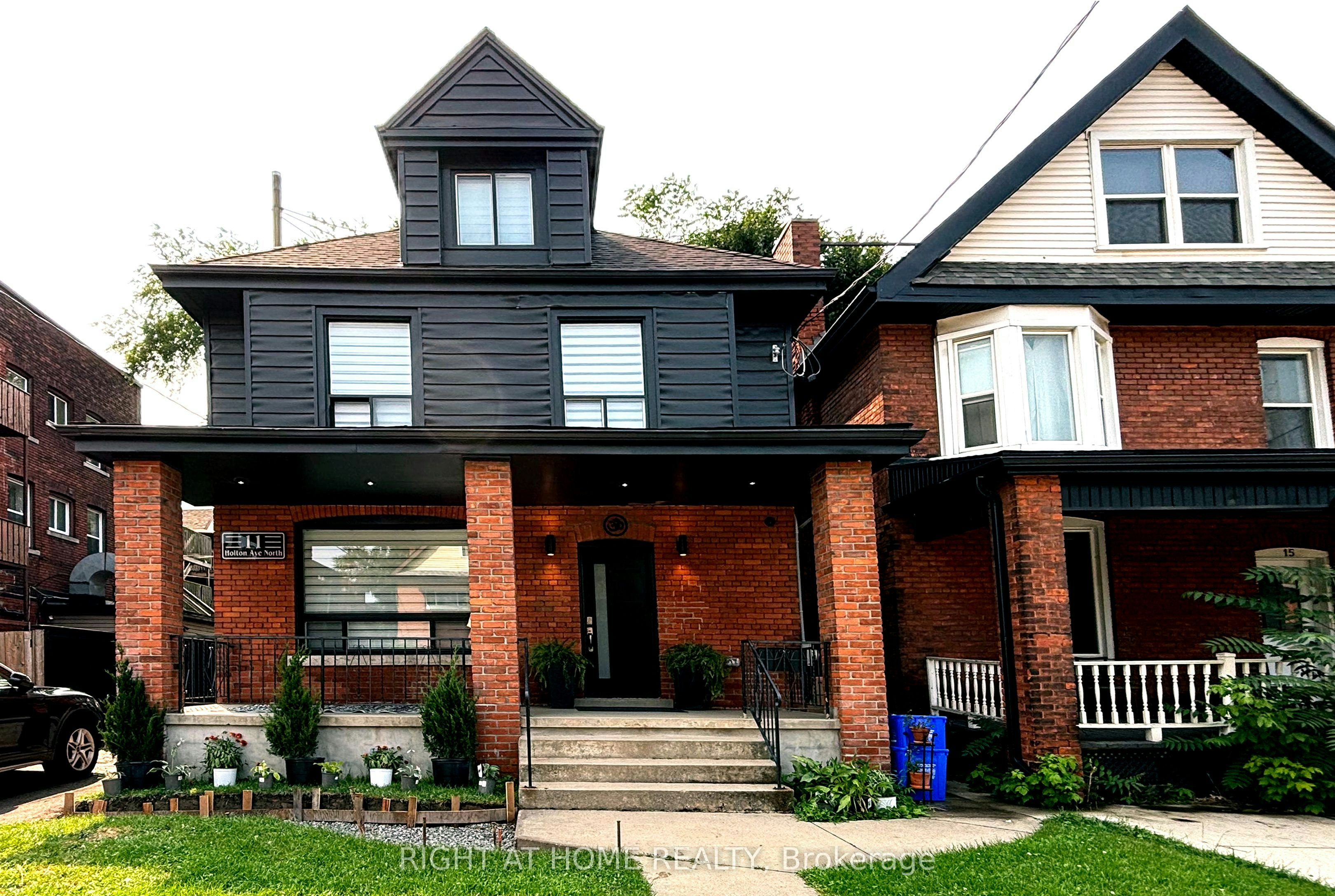 Upper-11 Holton Avenue N, Hamilton, ON, L8L 6H3