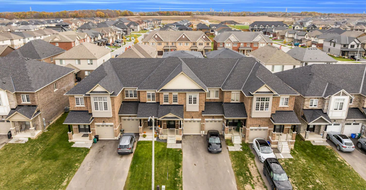 21 Sapphire Way, Thorold, ON, L0S 1A0 - 2