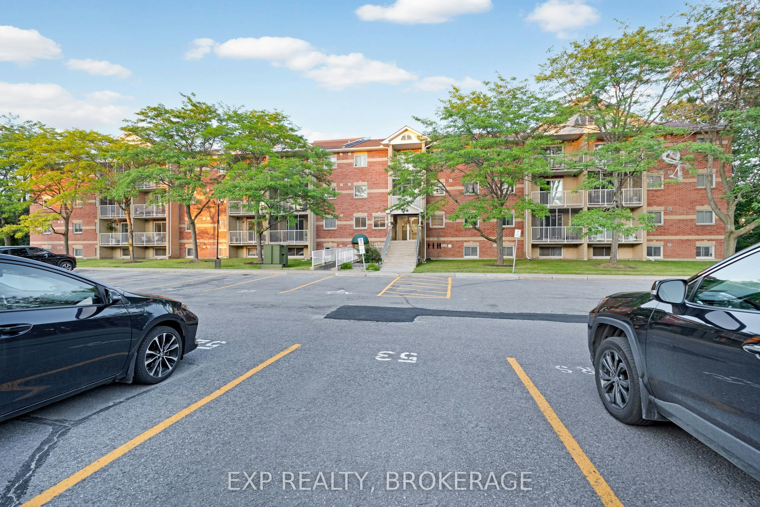 101-316 Kingsdale Avenue, Kingston, ON, K7M 8S2
