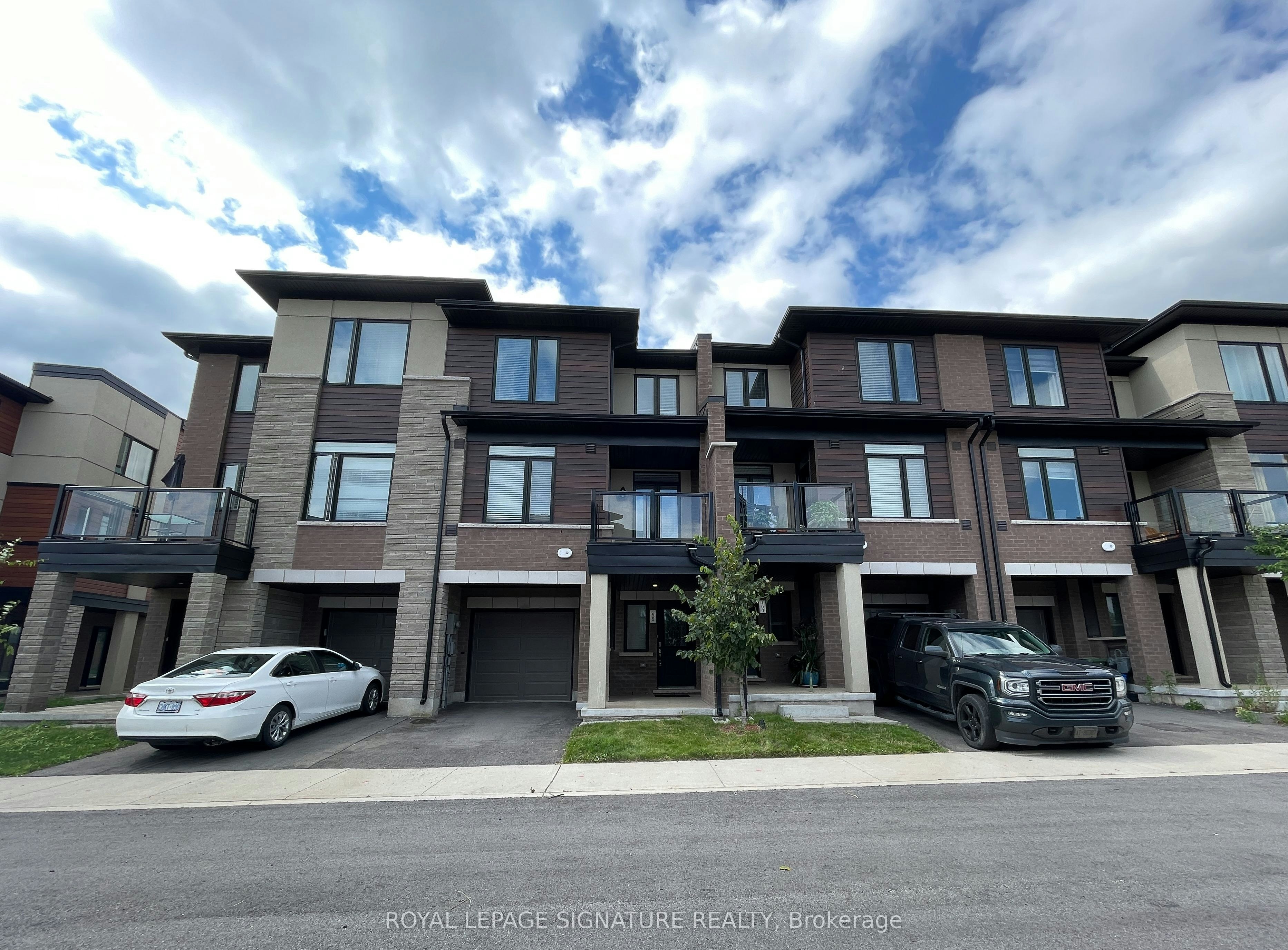 99-590 North Service Road E, Hamilton, ON, L8E 0K5