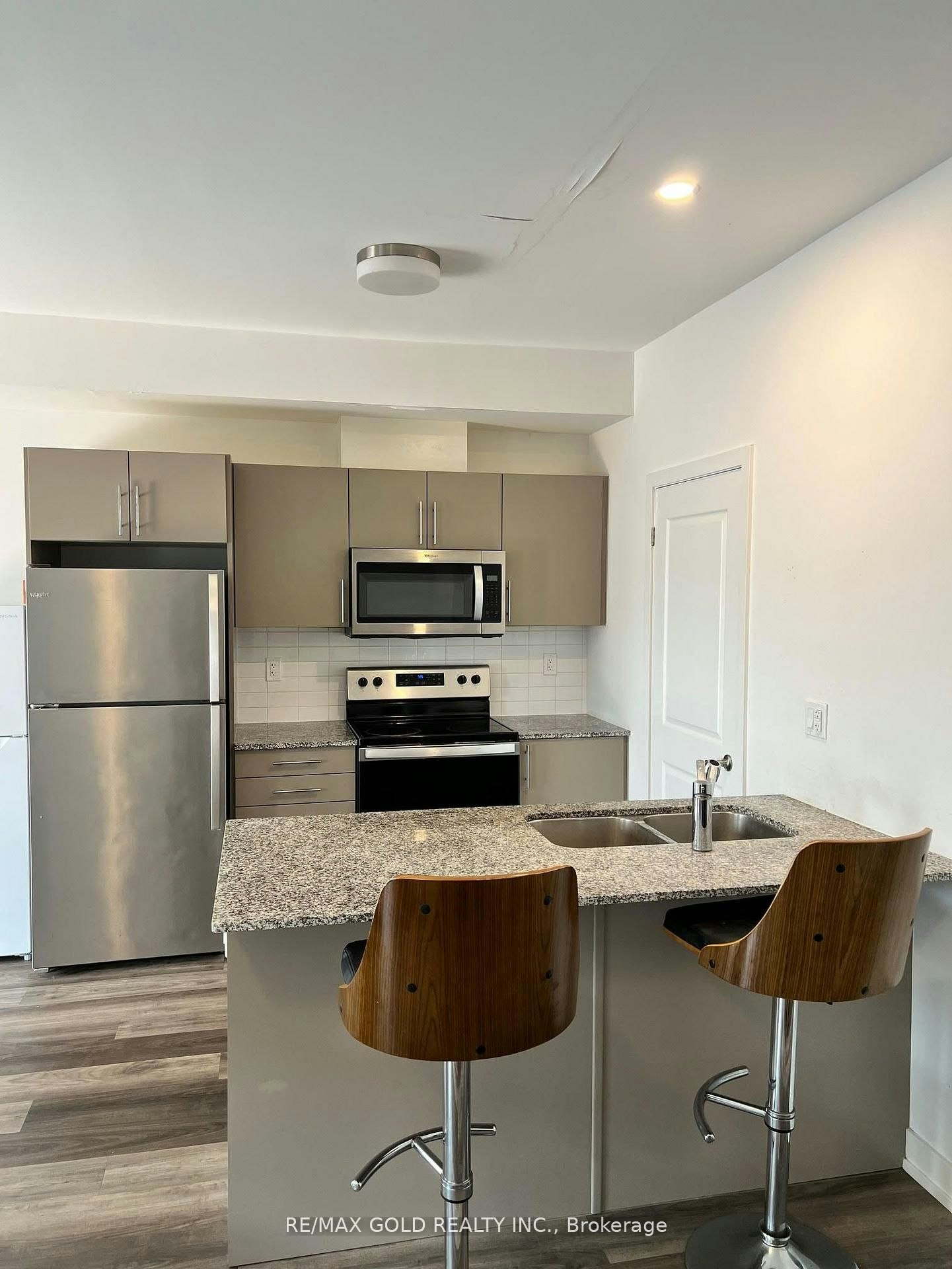 44-205 West Oak Trail, Kitchener, ON, N2R 0R9 - 20